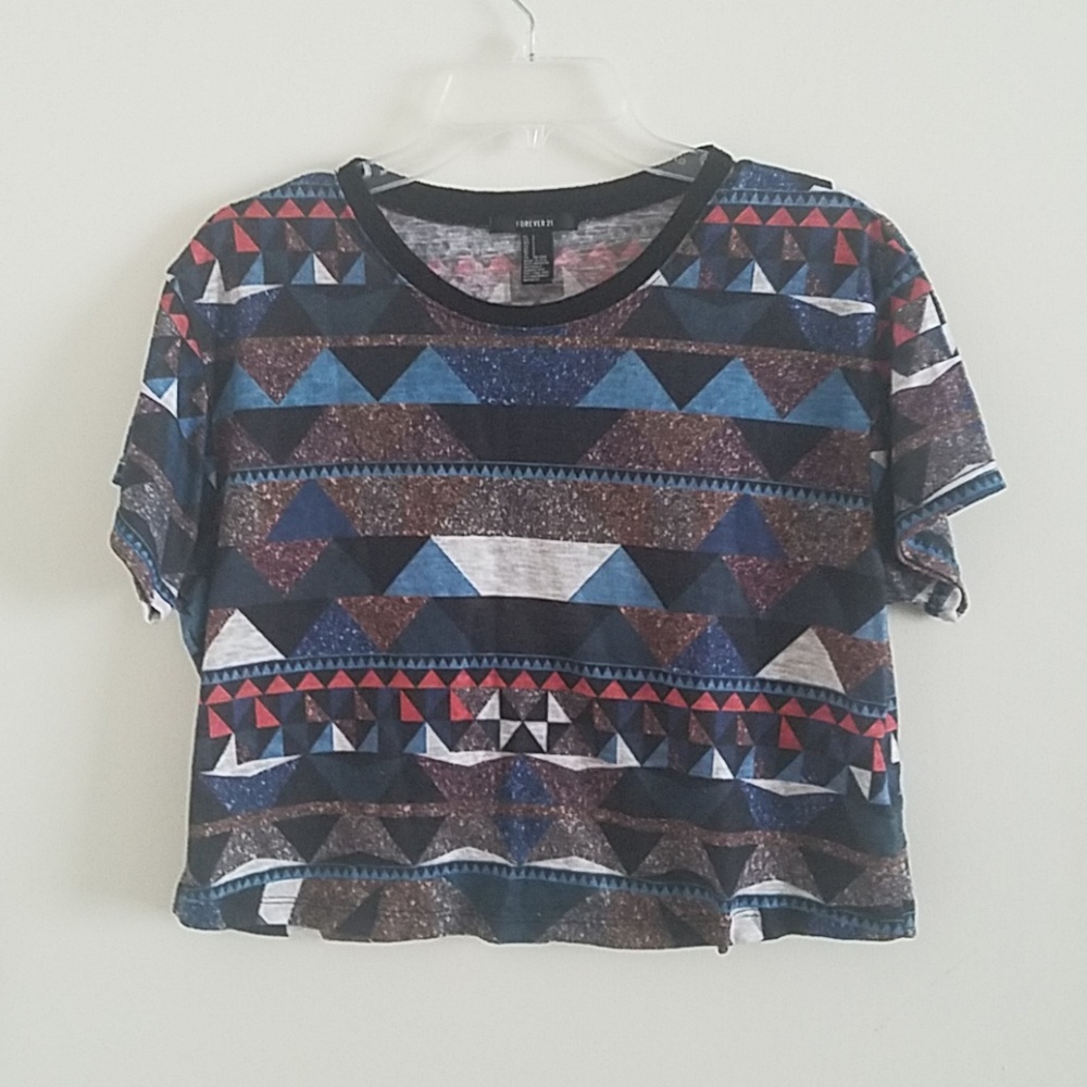Boxy crop geometric print tee